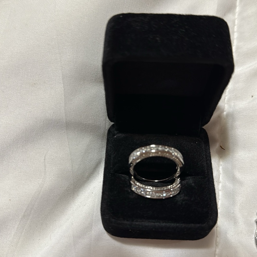 SILVER FILLED WEDDING RING - Picture 4 of 8